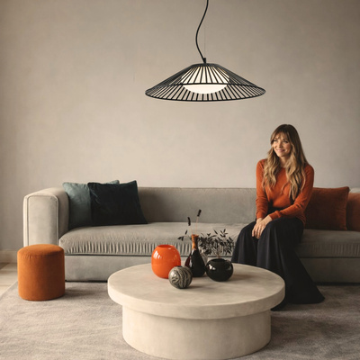 Lampa wisząca Sonte 50 czarna z białym szklanym kloszem nad stół